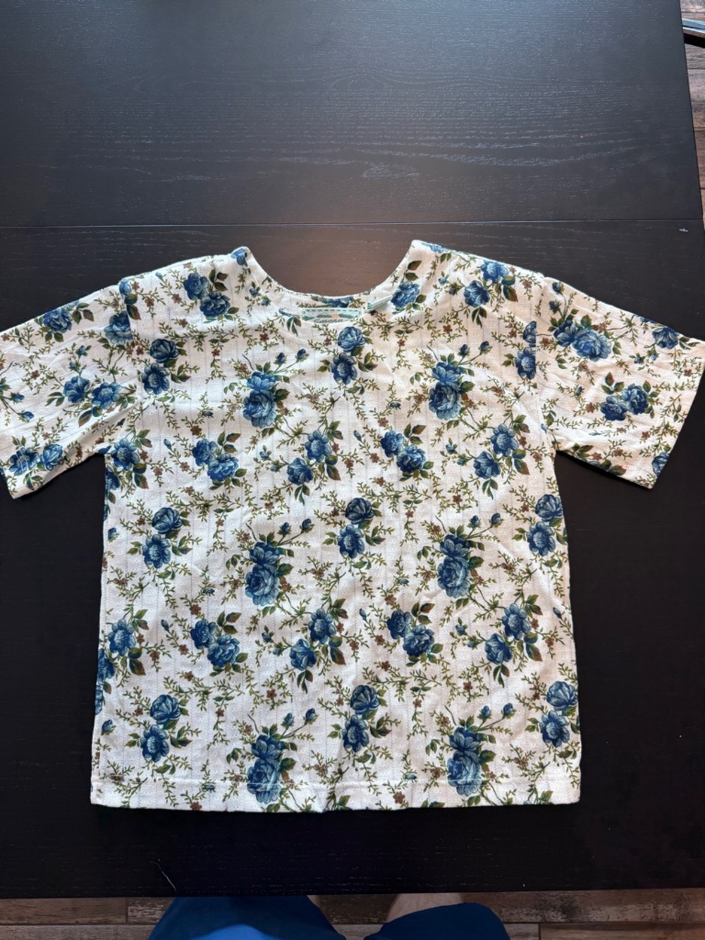 Women's White Short Sleeve Tee with Blue Floral Print B1 - Picture 2 of 7